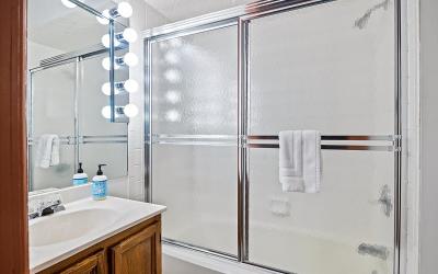 605 N. Broadway, Julie & Co. Realty