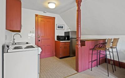 605 N. Broadway, Julie & Co. Realty