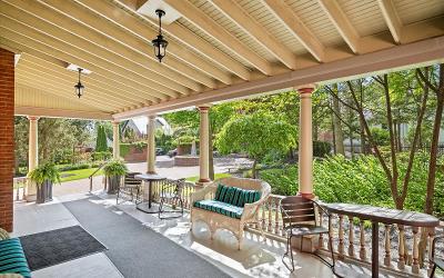 605 N. Broadway, Julie & Co. Realty