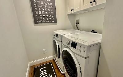 77 Van Dam #205, Julie & Co. Realty