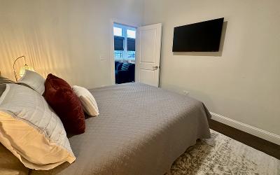 77 Van Dam #205, Julie & Co. Realty