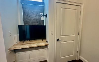 77 Van Dam #205, Julie & Co. Realty