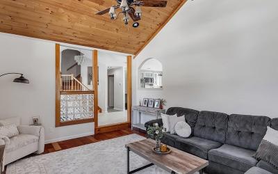 8 Greenfield Manor Road, Julie & Co. Realty