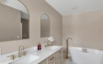 8 Greenfield Manor Road, Julie & Co. Realty