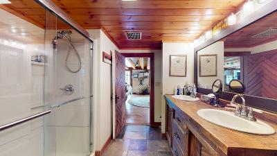 225 Fairy Lake Road, Julie & Co. Realty