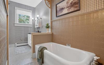 475 Glen Street, Julie & Co. Realty
