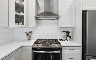 21 Woodlake Drive, Julie & Co. Realty