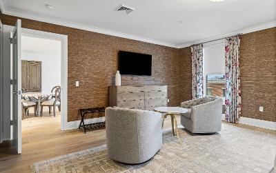 19 Washington Street, Unit #565, Julie & Co. Realty