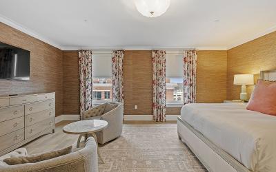 19 Washington Street, Unit #565, Julie & Co. Realty