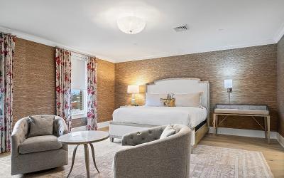 19 Washington Street, Unit #565, Julie & Co. Realty