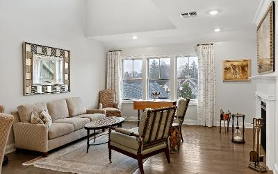 46 Union Avenue, Unit #303, Julie & Co. Realty