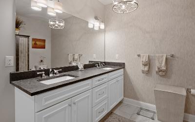 46 Union Avenue, Unit #303, Julie & Co. Realty