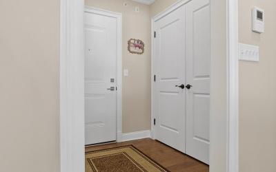 46 Union Avenue, Unit #301, Julie & Co. Realty