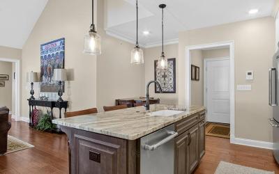 46 Union Avenue, Unit #301, Julie & Co. Realty