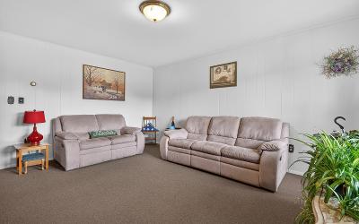 10 Geyser Road, Julie & Co. Realty