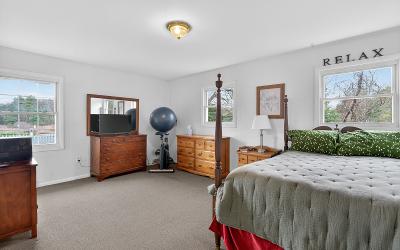 10 Geyser Road, Julie & Co. Realty