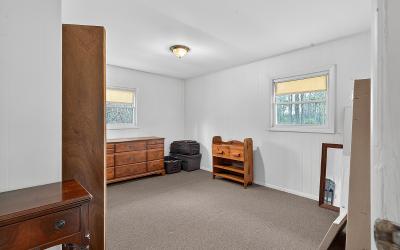 10 Geyser Road, Julie & Co. Realty