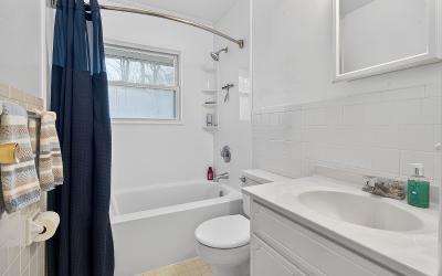10 Geyser Road, Julie & Co. Realty