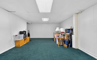 10 Geyser Road, Julie & Co. Realty