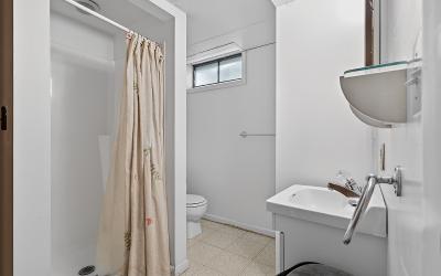 10 Geyser Road, Julie & Co. Realty