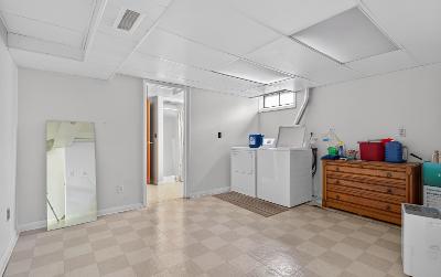 10 Geyser Road, Julie & Co. Realty