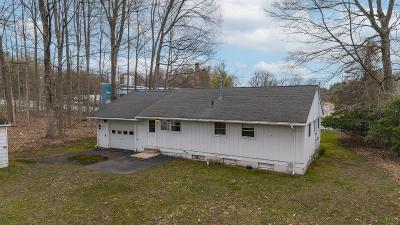 10 Geyser Road, Julie & Co. Realty