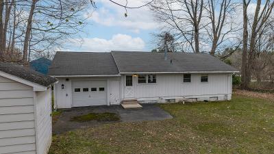 10 Geyser Road, Julie & Co. Realty