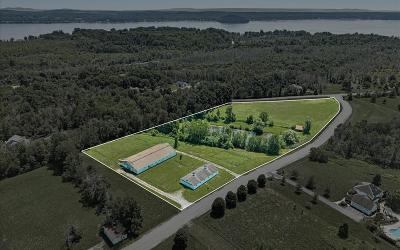 4 Saratoga Farm Road, Julie & Co. Realty
