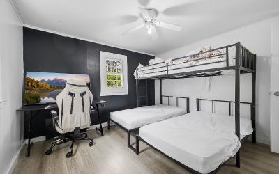 14 Mountain View Drive, Julie & Co. Realty