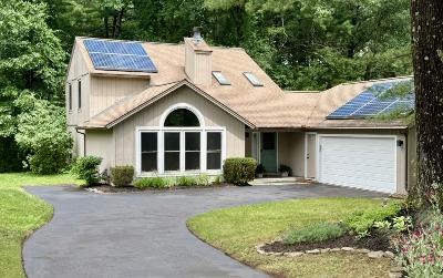 25 Glade Mallow Road, Julie & Co. Realty