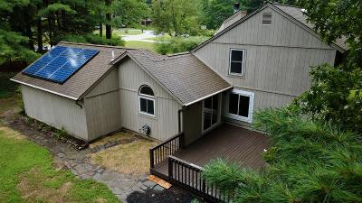25 Glade Mallow Road, Julie & Co. Realty