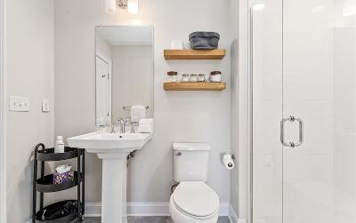 77 Van Dam #305, Julie & Co. Realty
