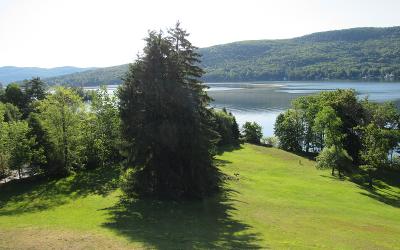 2978 Lakeshore Drive, Julie & Co. Realty