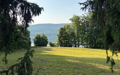 2978 Lakeshore Drive, Julie & Co. Realty