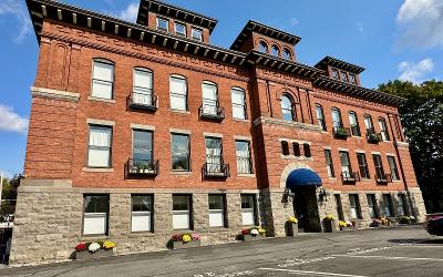 77 Van Dam Unit #201, Julie & Co. Realty