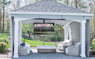 26 Rolling Green Drive, Julie & Co. Realty