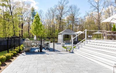 26 Rolling Green Drive, Julie & Co. Realty