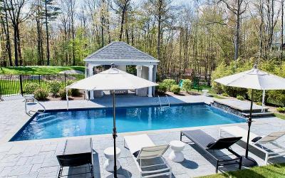 26 Rolling Green Drive, Julie & Co. Realty