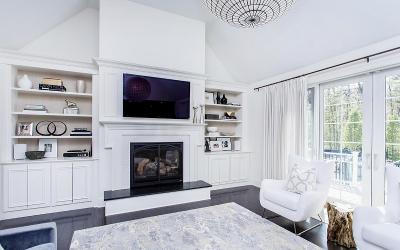 26 Rolling Green Drive, Julie & Co. Realty