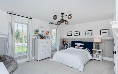 26 Rolling Green Drive, Julie & Co. Realty