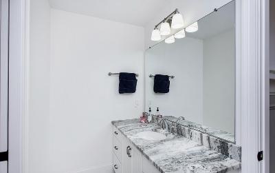 26 Rolling Green Drive, Julie & Co. Realty