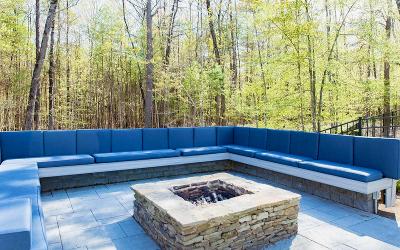 26 Rolling Green Drive, Julie & Co. Realty