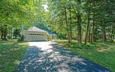 25 Jenee Way, Julie & Co. Realty