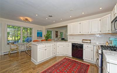 25 Jenee Way, Julie & Co. Realty