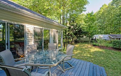 25 Jenee Way, Julie & Co. Realty
