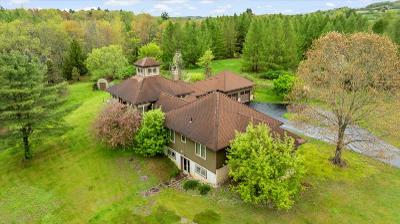 25 North End, Julie & Co. Realty