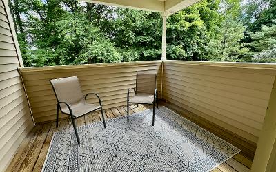 1 Inlander Road, Julie & Co. Realty
