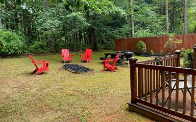 24 Elizabeth Lane, Julie & Co. Realty