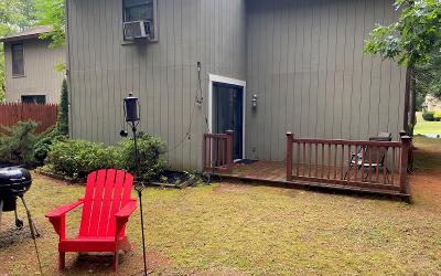 24 Elizabeth Lane, Julie & Co. Realty