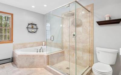 25 Algonquin Drive, Julie & Co. Realty